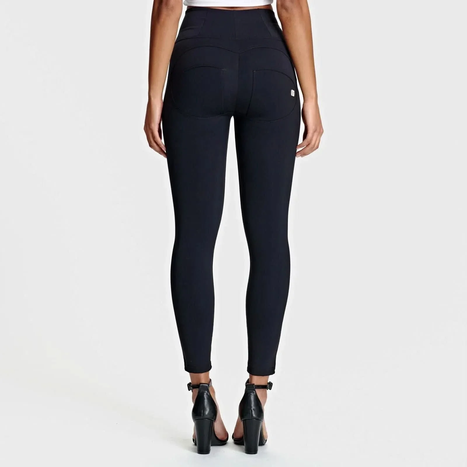 WRUP Diwo Pro - High Waisted - Ankle Length - Black - Image 4