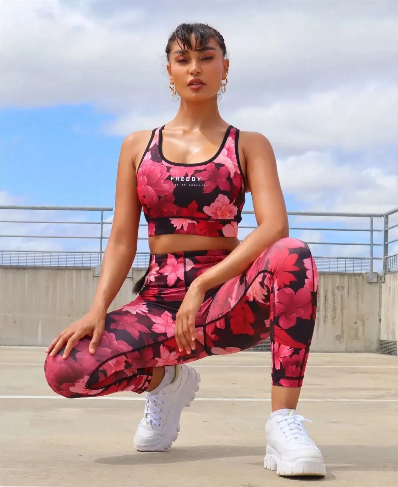Sports Bra Allover Flower Print - Bordeaux - Image 4