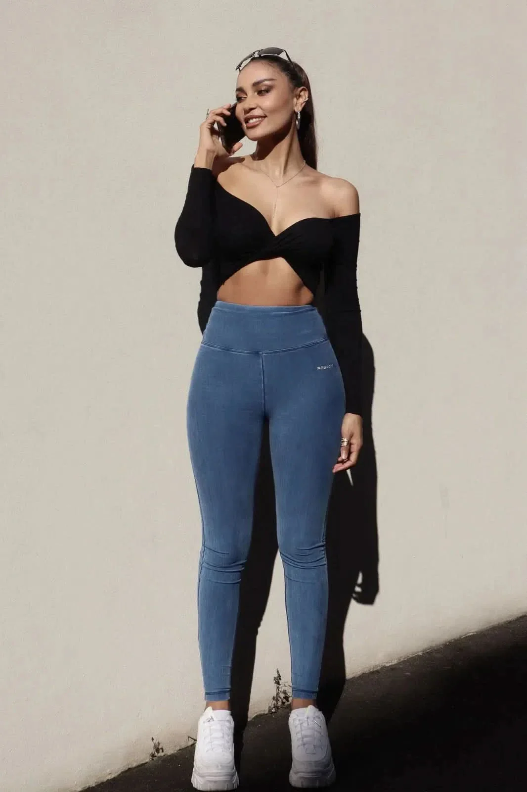 WRUP Core Denim - Super High Waisted - Ankle Length - Light Blue + Blue Stitching