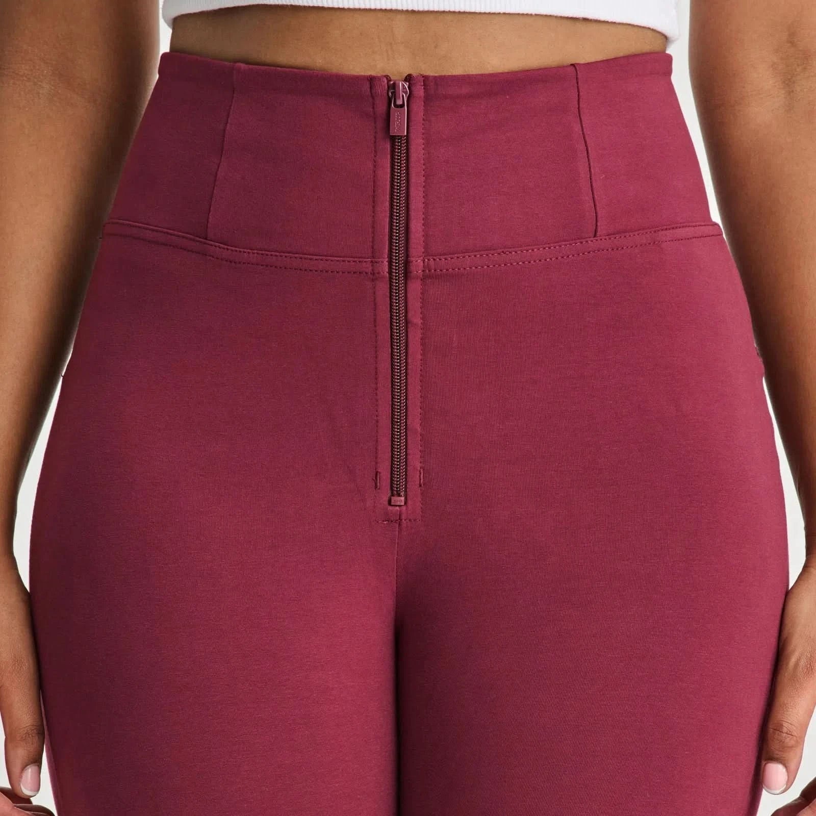 WRUP Curvy Fashion - Zip High Waisted - Full Length - Burgundy - Image 7