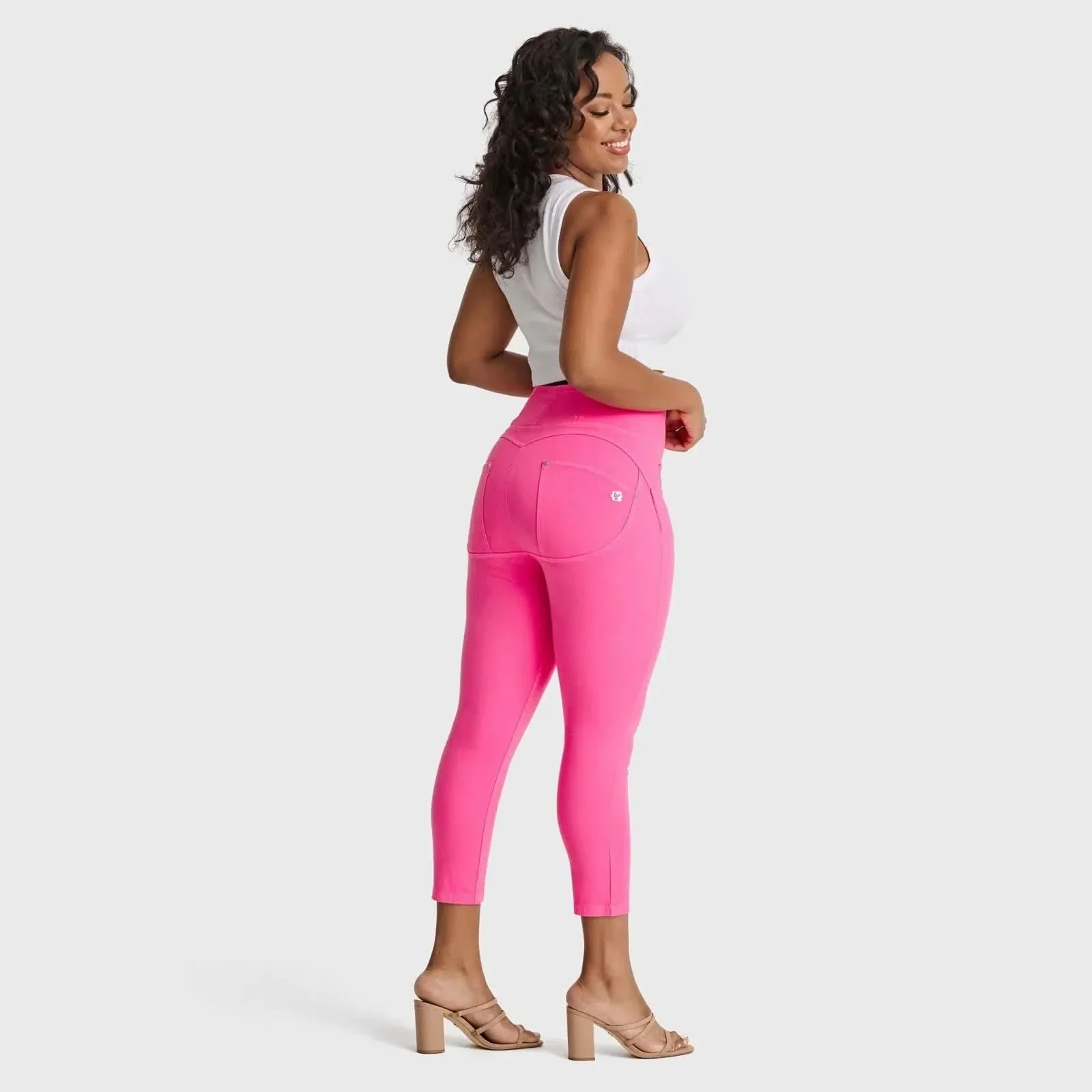 WRUP SNUG Curvy Jeans - High Waisted - Ankle Length - Candy Pink - Image 3