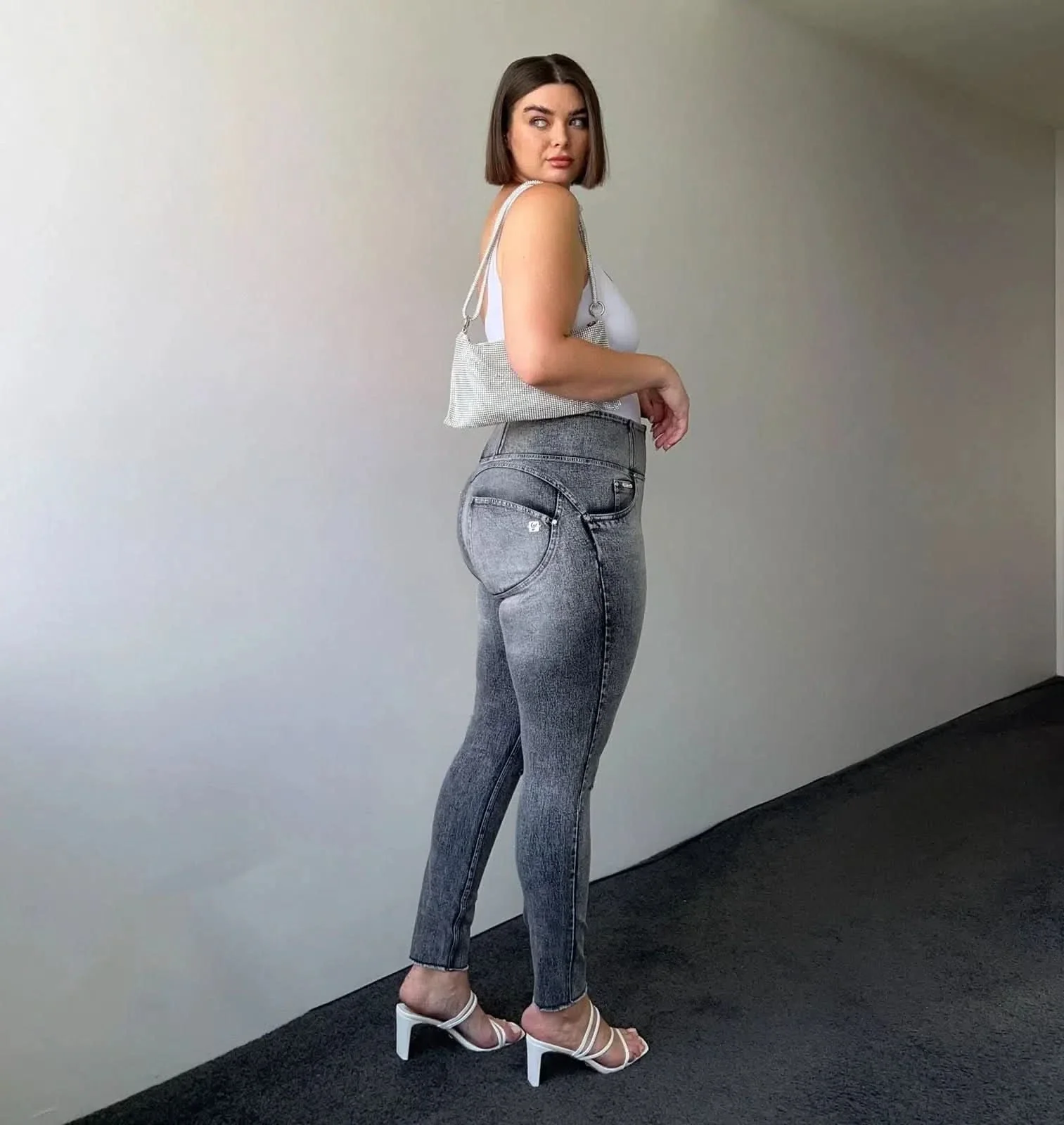 WRUP SNUG Curvy Ripped Jeans - High Waisted - Full Length - Grey Stonewash + Grey Stitching - Image 4