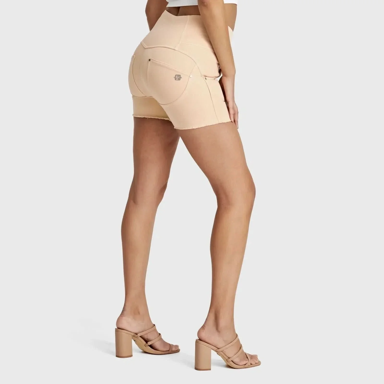 WRUP SNUG Jeans - 3 Button High Waisted - Shorts - Beige - Image 7