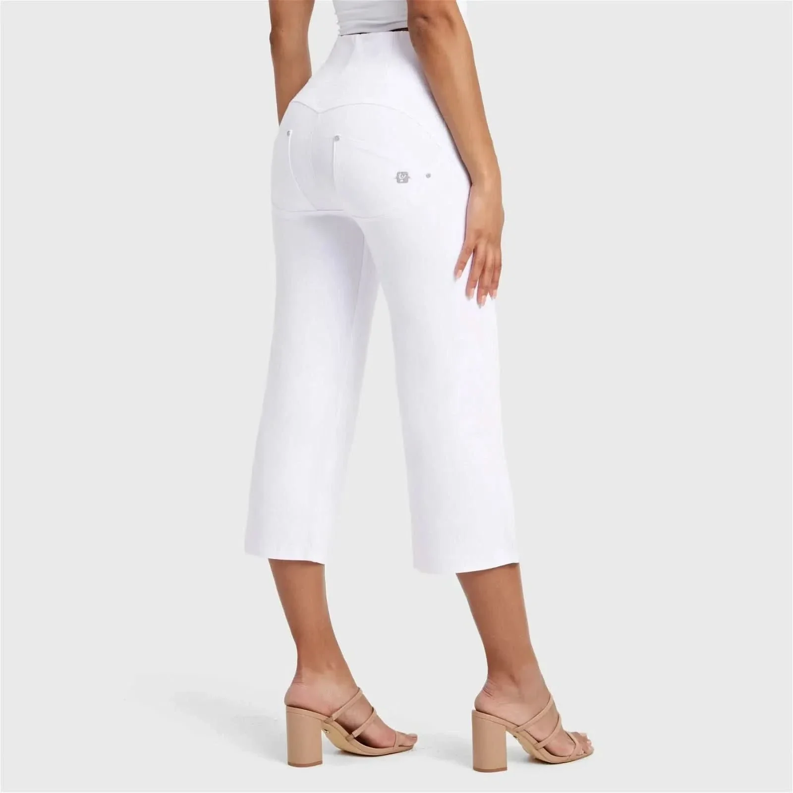 WRUP SNUG Jeans - High Waisted - Cropped - White - Image 3